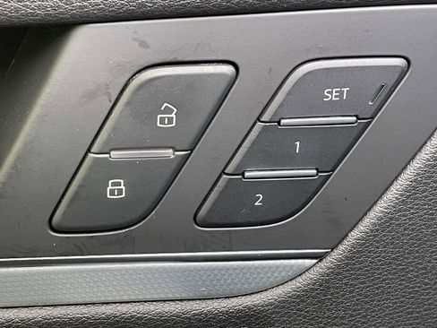 Certified 2025 Audi Q5 2.0T Premium Plus image 36