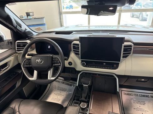 Used 2025 Toyota Sequoia Capstone AWD/4WD image 29