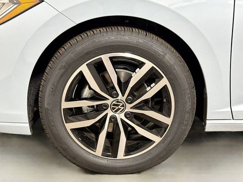 New 2026 Volkswagen Jetta SE image 17