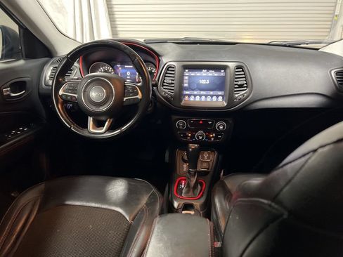 Used 2020 Jeep Compass Trailhawk AWD/4WD image 15