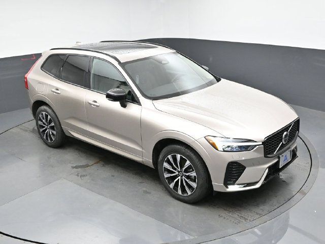 Used 2024 Volvo XC60 B5 Core w/ Climate Package AWD/4WD image 42