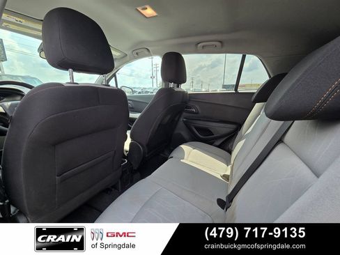 Used 2019 Chevrolet Trax LT AWD/4WD image 28