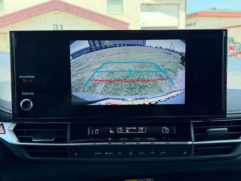 Used 2025 Toyota Sienna XLE Woodland Edition AWD/4WD image 22