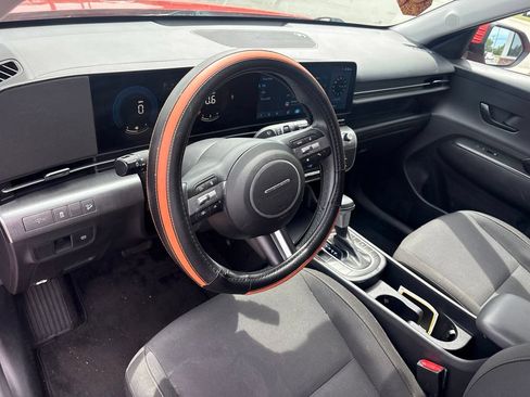 Used 2024 Hyundai Kona SEL AWD/4WD image 4
