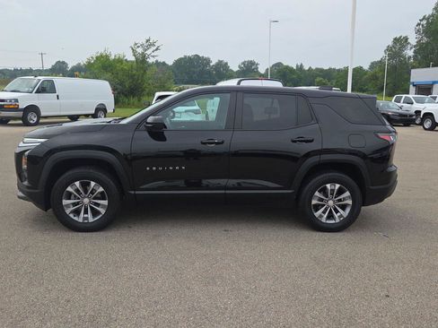 Used 2025 Chevrolet Equinox LT FWD image 2