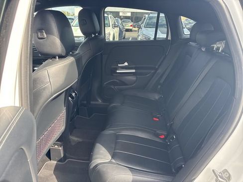 Used 2024 Mercedes-Benz GLA 250 4MATIC image 3