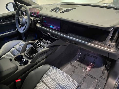 New 2026 Porsche Cayenne Turbo image 14