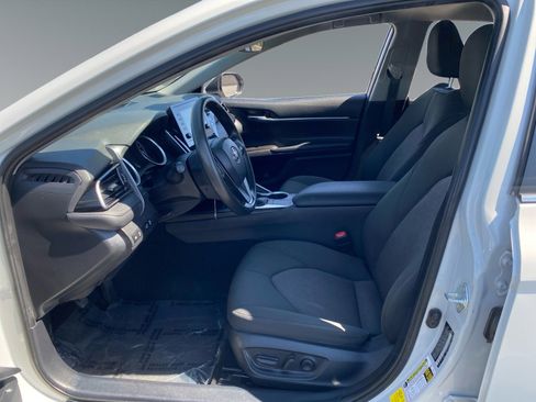 Used 2022 Toyota Camry LE w/ Carpet Mat Package (TMS) FWD image 9