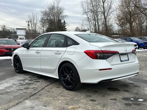 Used 2024 Honda Civic Sport image 2