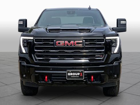 Used 2025 GMC Sierra 2500 AT4 AWD/4WD image 4