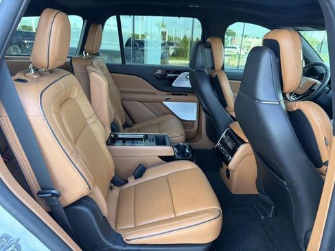 Used 2024 Lincoln Aviator Black Label w/ Class IV Trailer Tow Package AWD/4WD image 24