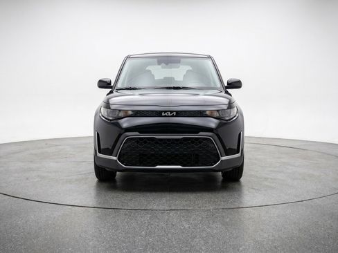Used 2025 Kia Soul LX w/ LX Technology Package FWD image 2