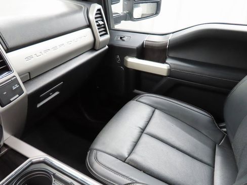 Used 2020 Ford F250 Lariat w/ Lariat Ultimate Package image 23