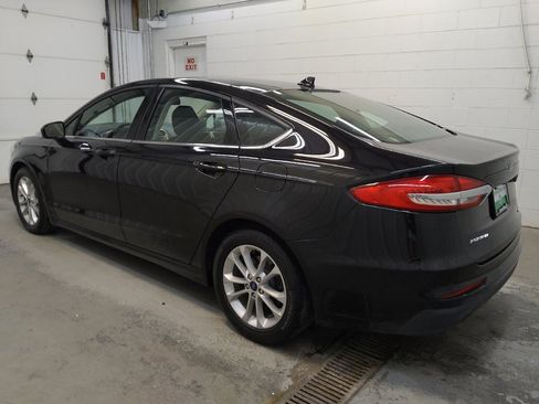 Used 2020 Ford Fusion SE FWD image 3