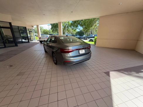 Used 2025 Volkswagen Jetta SE image 16