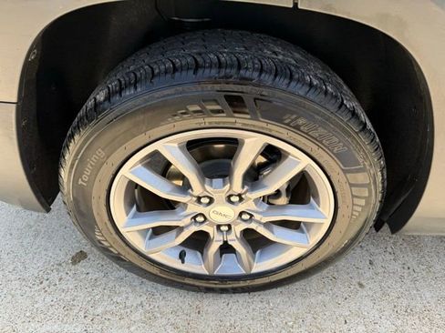 Used 2022 GMC Terrain SLT image 21