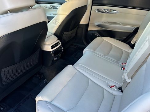 Used 2024 Genesis GV70 2.5T w/ Select Package image 14