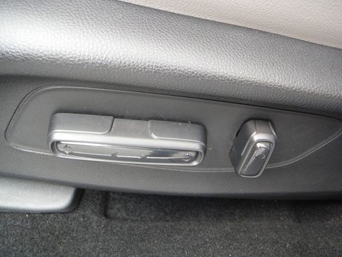 Used 2023 Honda HR-V EX-L image 13