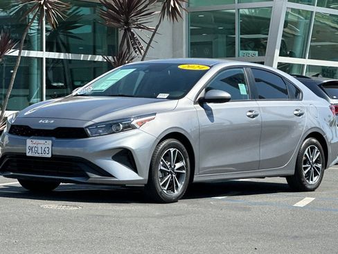 Used 2024 Kia Forte LXS FWD image 8