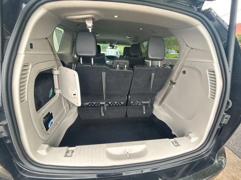 Used 2023 Chrysler Pacifica Touring-L FWD image 21