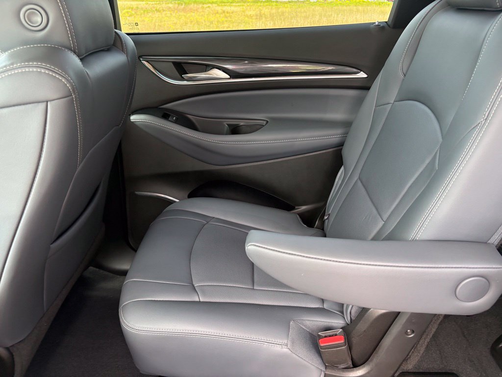 Used 2021 Buick Enclave Essence FWD image 38