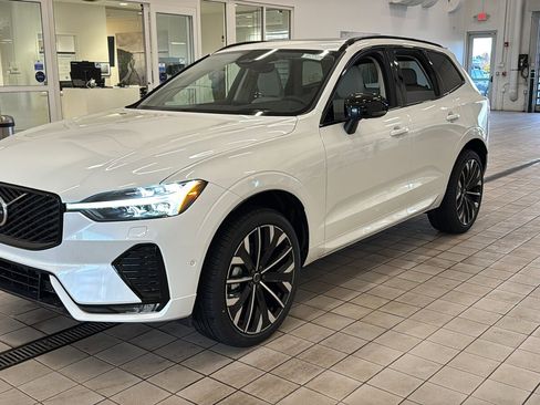 New 2026 Volvo XC60 B5 Ultra w/ Protection Package Premier image 9