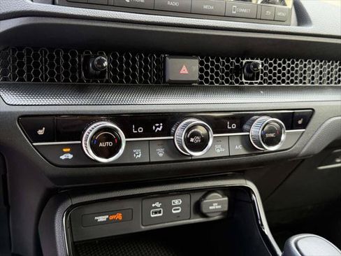 Used 2025 Honda CR-V Sport image 33