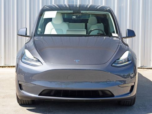 Used 2023 Tesla Model Y Long Range image 47
