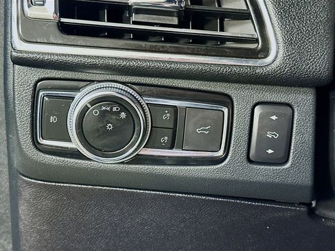 Used 2021 Lincoln Navigator Reserve image 22