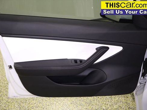 Used 2021 Tesla Model 3 Standard Range Plus image 28