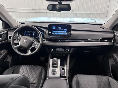 Used 2024 Mitsubishi Outlander SEL AWD/4WD image 35