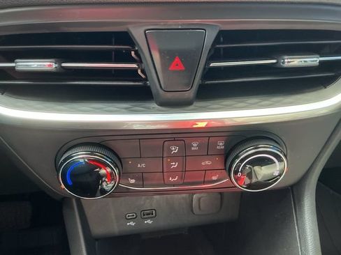 Used 2024 Buick Encore GX Preferred w/ Comfort Package FWD image 18