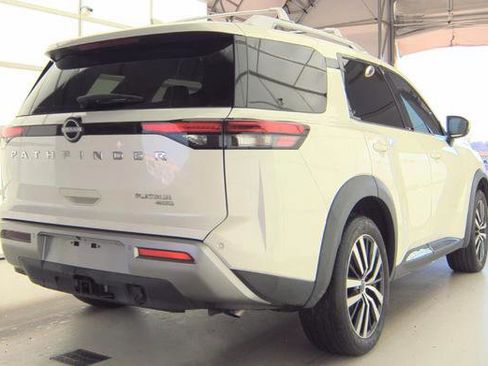 Used 2023 Nissan Pathfinder Platinum w/ Cargo Package image 3