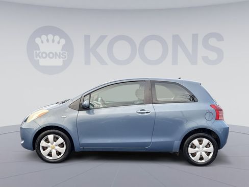 Used 2007 Toyota Yaris 2-Door Hatchback image 2