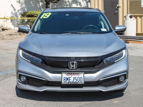 Used 2019 Honda Civic Touring image 2