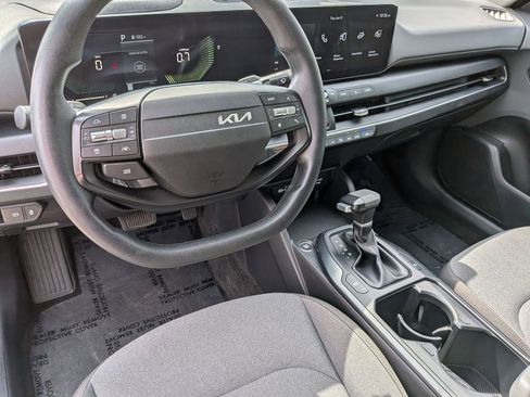 Used 2025 Kia K4 FWD image 44