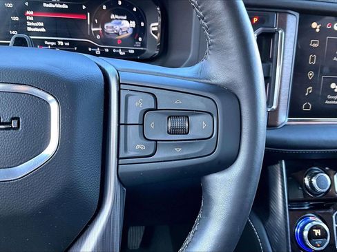 Used 2023 GMC Yukon Denali Ultimate image 32