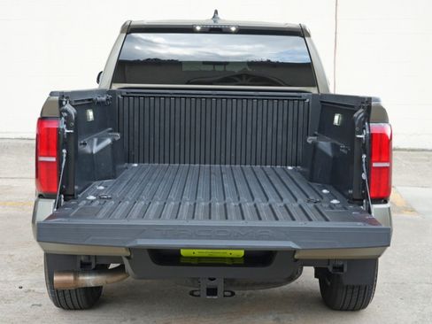 Used 2024 Toyota Tacoma TRD Sport RWD image 10