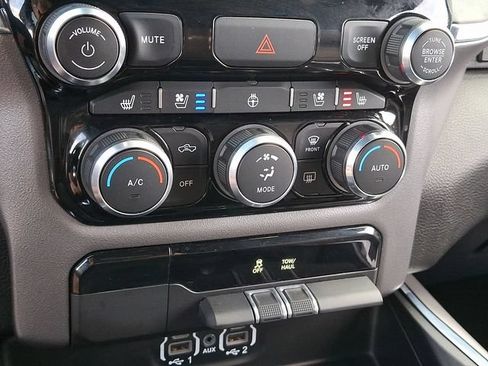 Used 2024 RAM 1500 Laramie AWD/4WD image 15