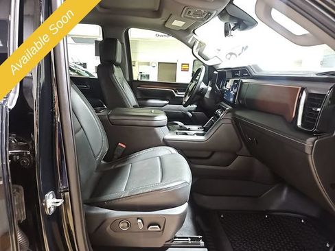 Used 2024 GMC Sierra 2500 Denali w/ Denali Reserve Package AWD/4WD image 8