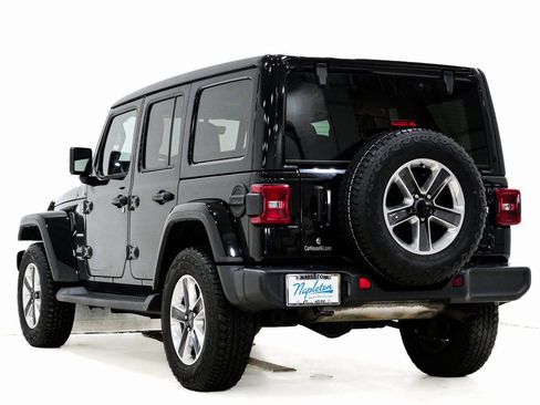 Used 2019 Jeep Wrangler Unlimited Sahara image 9