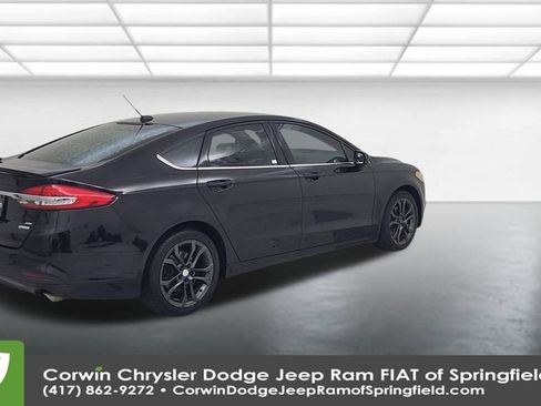 Used 2018 Ford Fusion SE w/ Equipment Group 201A image 16