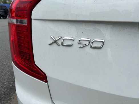 Used 2025 Volvo XC90 B5 Core w/ Protection Package Premier AWD/4WD image 11
