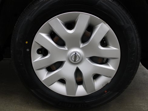 Used 2020 Nissan Rogue Sport S image 6