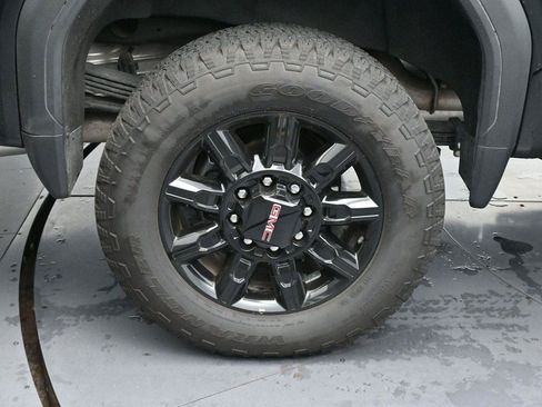 Used 2025 GMC Sierra 2500 AT4 AWD/4WD image 36
