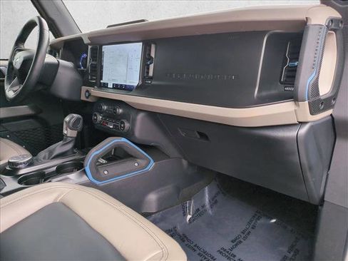 Used 2023 Ford Bronco Wildtrak image 22