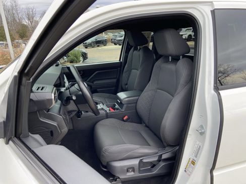 Used 2024 Toyota Tacoma SR image 16