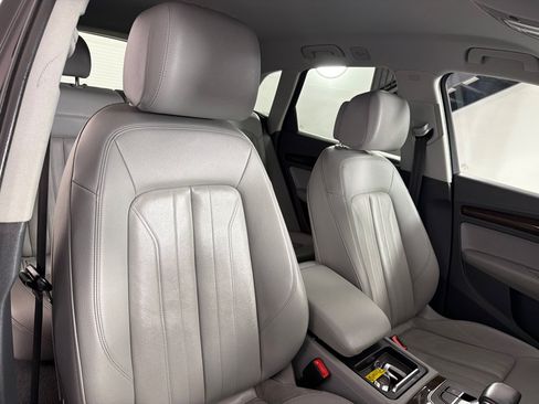 Used 2019 Audi Q5 2.0T Premium AWD/4WD image 24
