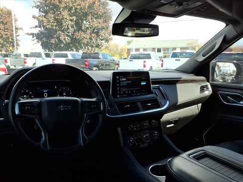 Used 2023 Chevrolet Suburban Z71 w/ Luxury Package image 11