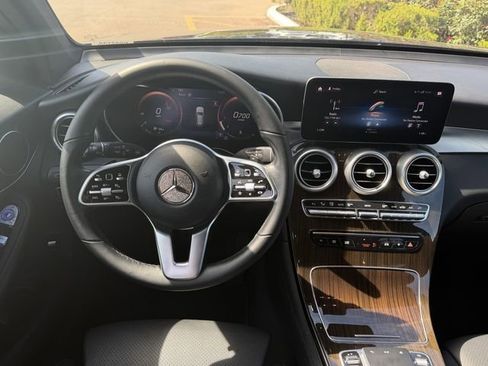 Used 2022 Mercedes-Benz GLC 300 image 10